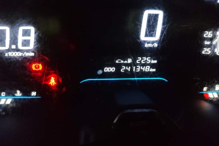 Used Wuling Hongguang S3 2018 1.5T Manual Luxury Model China V Standard Odometer Close Up