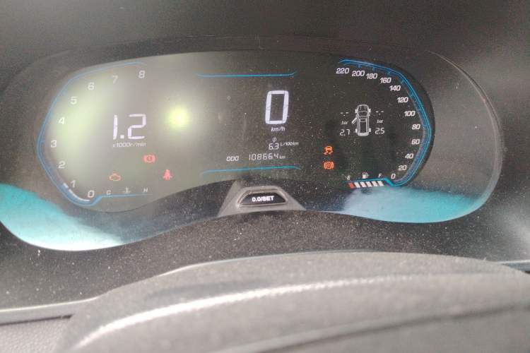 Used Wuling Hongguang S3 2018 1.5T Manual Luxury Model China V Standard Odometer Close Up