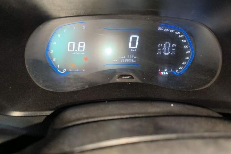 Used Wuling Hongguang S3 2018 1.5T Manual Luxury Model China V Standard Odometer Close Up