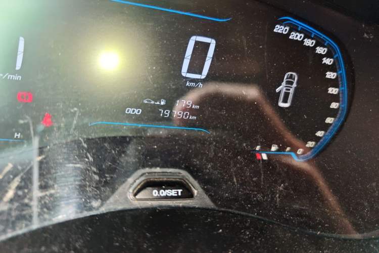 Used Wuling Hongguang S3 2018 1.5L Manual Comfort Model China V Standard Odometer Close Up