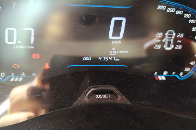 Used Wuling Hongguang S3 2018 1.5L Manual Luxury Model China V Standard Odometer Close Up
