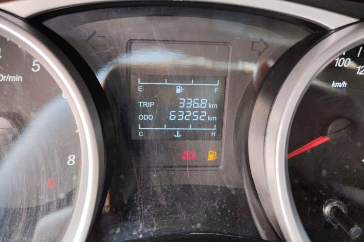 Used Wuling Hongguang S3 2018 1.5L Manual Standard Version China V Standard Odometer Close Up
