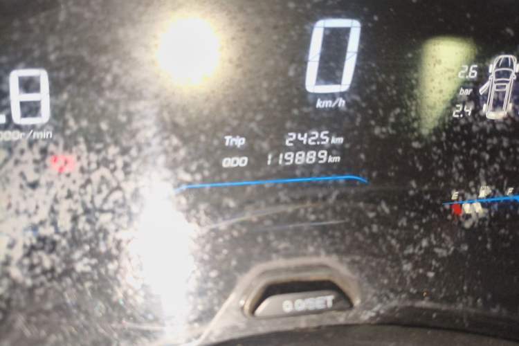 Used Wuling Hongguang S3 2018 1.5L Manual Luxury Model China V Standard Odometer Close Up