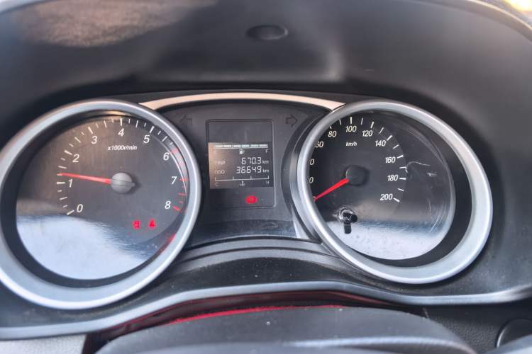 Used Wuling Hongguang S3 2018 1.5L Manual Standard Version China V Standard Odometer Close Up