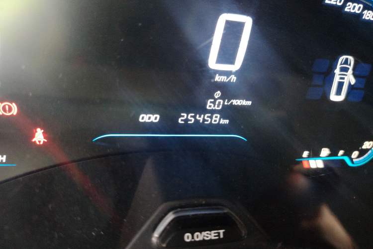 Used Wuling Hongguang S3 2018 1.5T Manual Comfort Model China V Standard Odometer Close Up