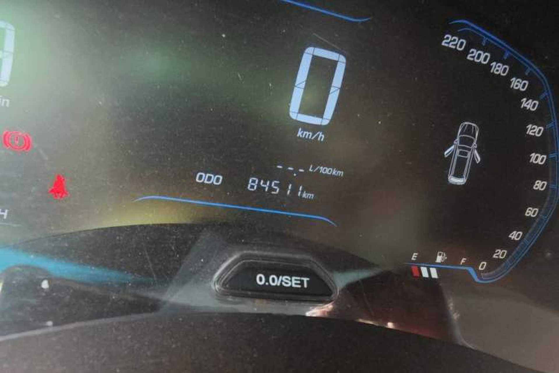 Used Wuling Hongguang S3 2018 1.5T Manual Comfort Model China V Standard Odometer Close Up
