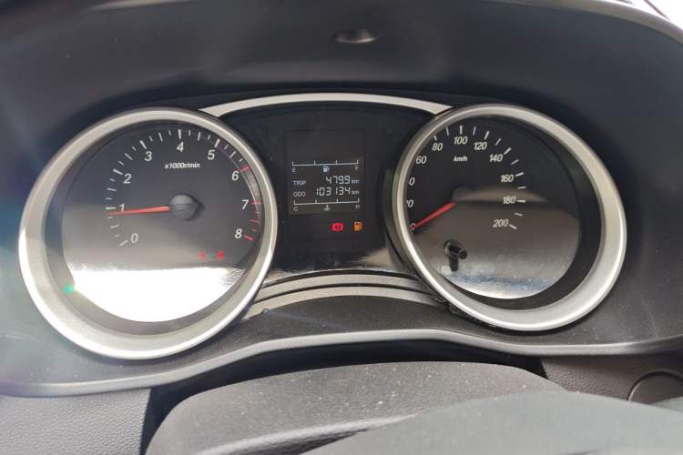 Used Wuling Hongguang S3 2018 1.5L Manual Standard Version China V Standard Odometer Close Up