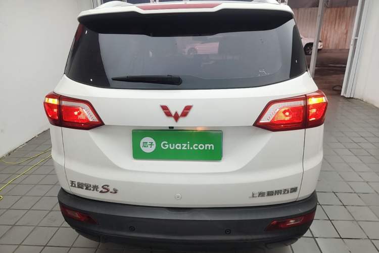 Used Wuling Hongguang S3 2018 1.5T Manual Luxury Model China V Standard Rear