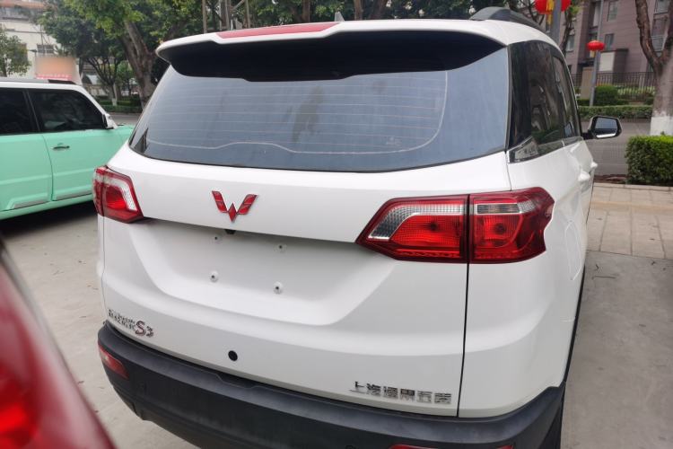 Used Wuling Hongguang S3 2018 1.5T Manual Comfort Model China V Standard Rear