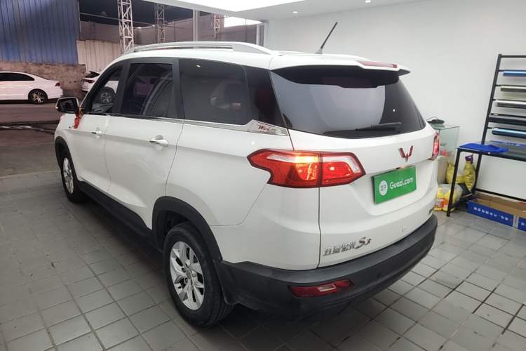 Used Wuling Hongguang S3 2018 1.5T Manual Luxury Model China V Standard Rear Left 45 Deg
