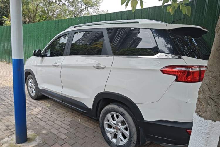 Used Wuling Hongguang S3 2018 1.5L Manual Luxury Model China V Standard Rear Left 45 Deg