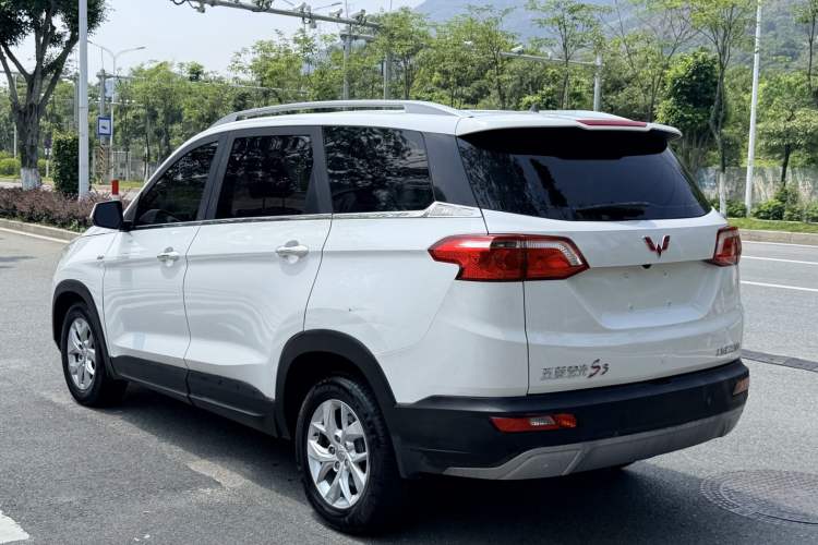 Used Wuling Hongguang S3 2018 1.5T Manual Luxury Model China V Standard Rear Left 45 Deg