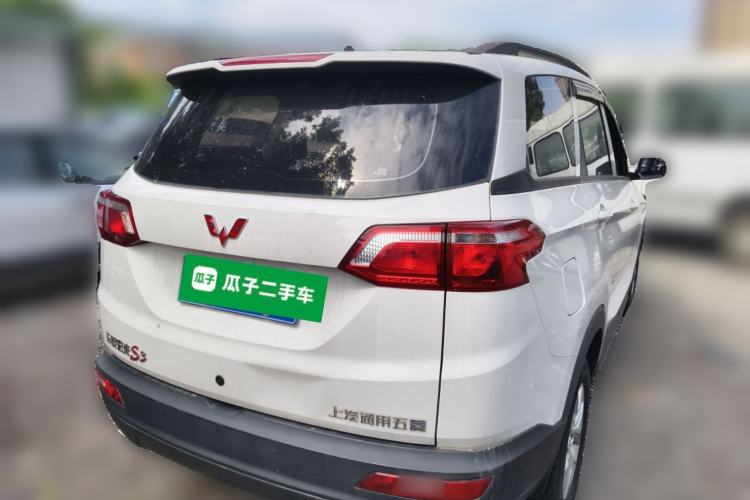 Used Wuling Hongguang S3 2018 1.5L Manual Standard Version China V Standard Rear Right 45 Deg