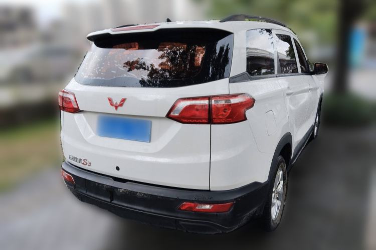 Used Wuling Hongguang S3 2018 1.5L Manual Standard Version China V Standard Rear Right 45 Deg