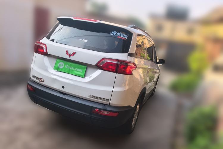 Used Wuling Hongguang S3 2018 1.5L Manual Standard Version China V Standard Rear Right 45 Deg