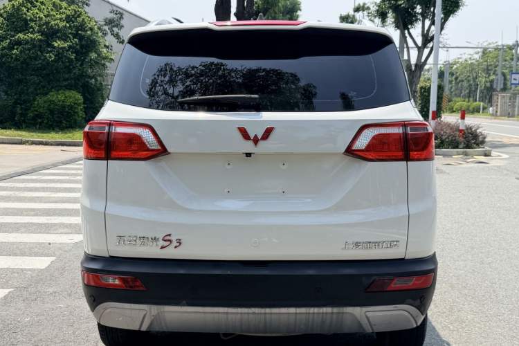 Used Wuling Hongguang S3 2018 1.5T Manual Luxury Model China V Standard Rear