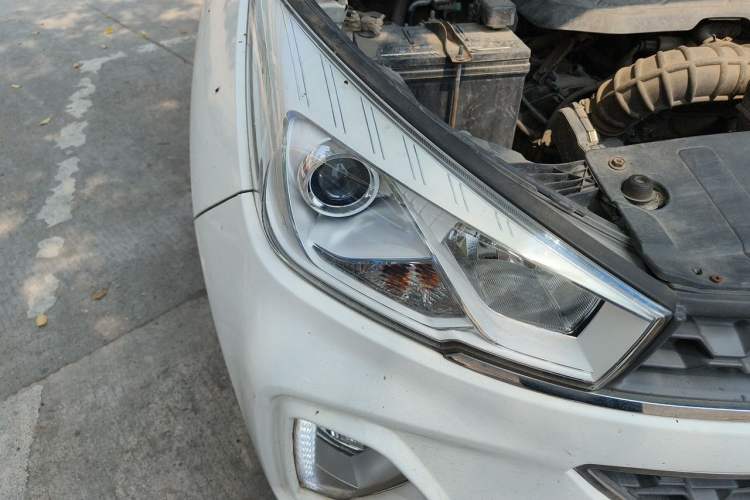 Used Wuling Hongguang S3 2018 1.5L Manual Luxury Model China V Standard Right Front Headlight