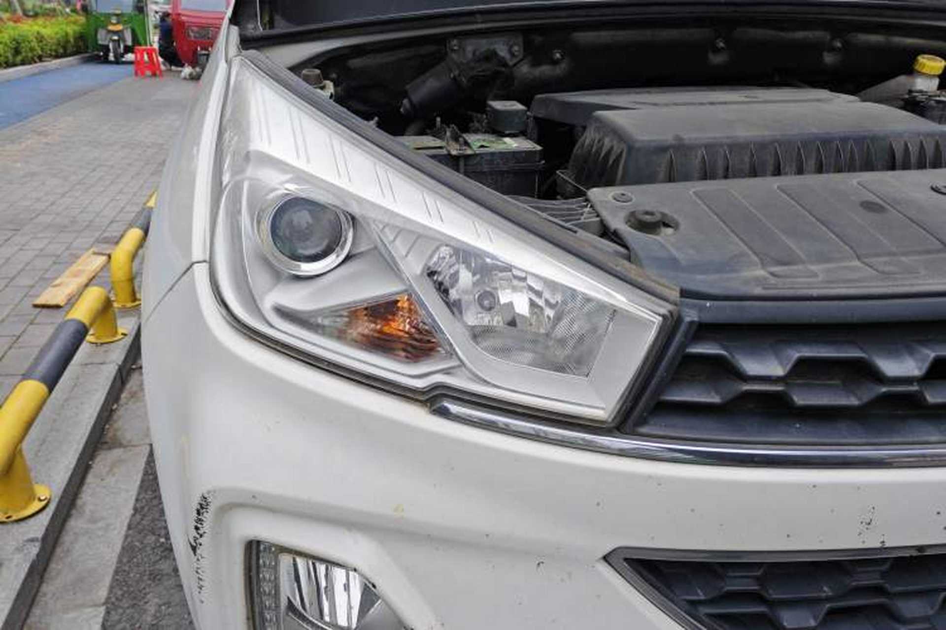 Used Wuling Hongguang S3 2018 1.5T Manual Luxury Model China V Standard Right Front Headlight