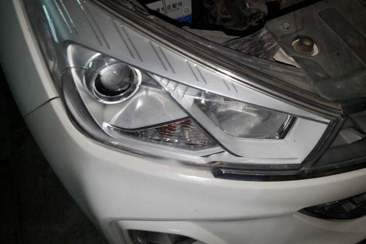 Used Wuling Hongguang S3 2018 1.5L Manual Luxury Model China V Standard Right Front Headlight