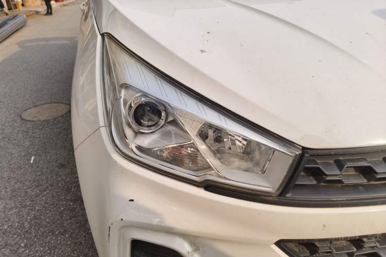 Used Wuling Hongguang S3 2018 1.5L Manual Standard Version China V Standard Right Front Headlight