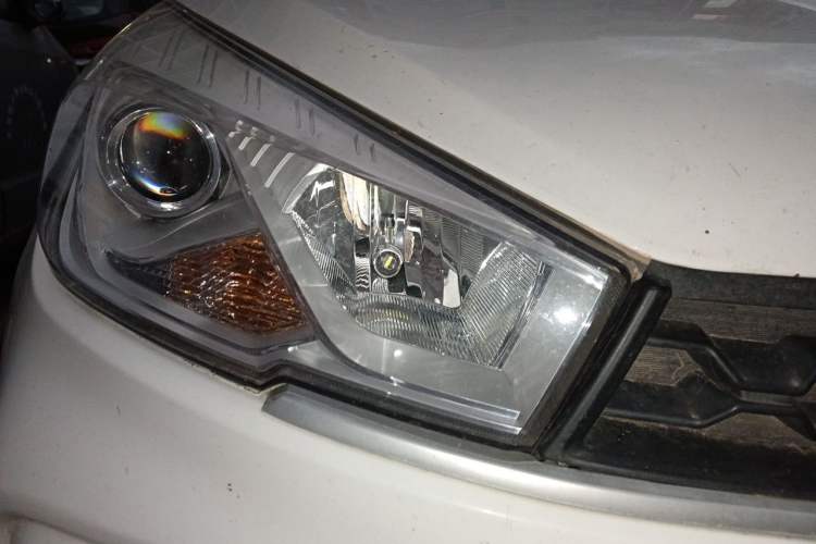 Used Wuling Hongguang S3 2018 1.5L Manual Comfort Model China V Standard Right Front Headlight