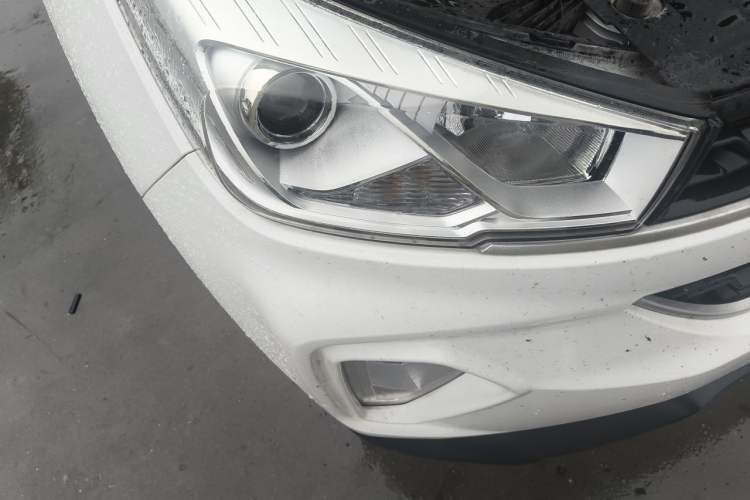 Used Wuling Hongguang S3 2018 1.5L Manual Comfort Model China V Standard Right Front Headlight