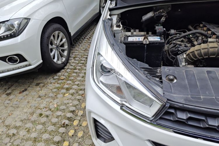 Used Wuling Hongguang S3 2018 1.5L Manual Standard Version China V Standard Right Front Headlight