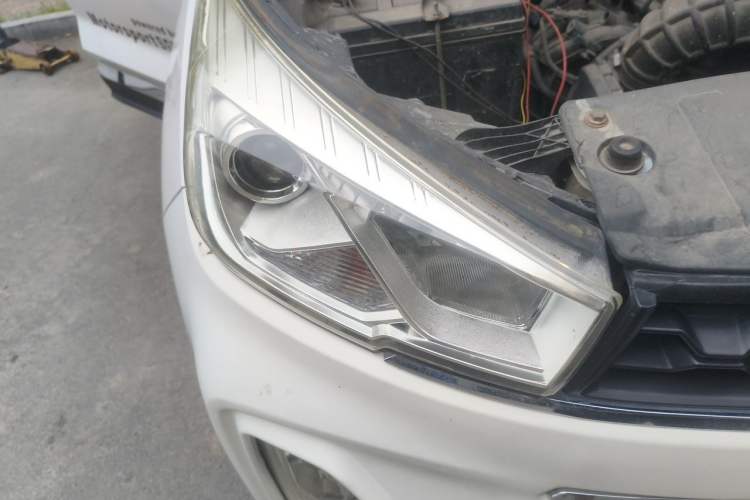 Used Wuling Hongguang S3 2018 1.5L Manual Comfort Model China V Standard Right Front Headlight
