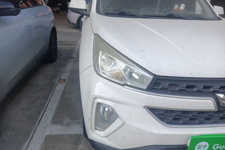 Used Wuling Hongguang S3 2018 1.5L Manual Comfort Model China V Standard Right Front Headlight