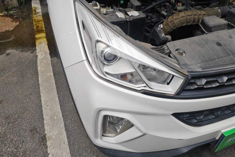 Used Wuling Hongguang S3 2018 1.5L Manual Standard Version China V Standard Right Front Headlight