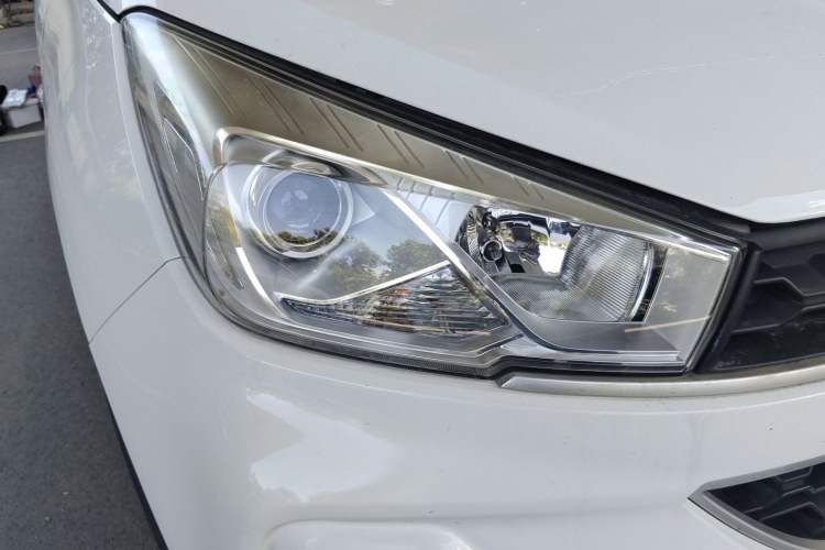 Used Wuling Hongguang S3 2018 1.5L Manual Comfort Model China V Standard Right Front Headlight