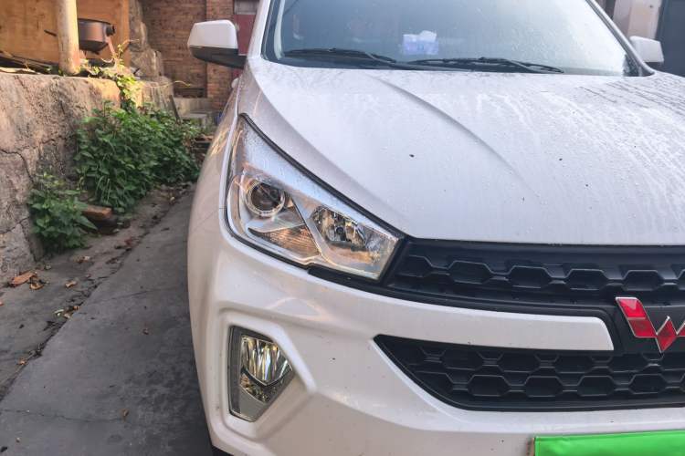 Used Wuling Hongguang S3 2018 1.5L Manual Standard Version China V Standard Right Front Headlight
