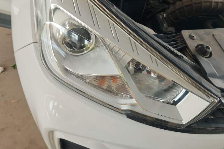 Used Wuling Hongguang S3 2018 1.5L Manual Standard Version China V Standard Right Front Headlight