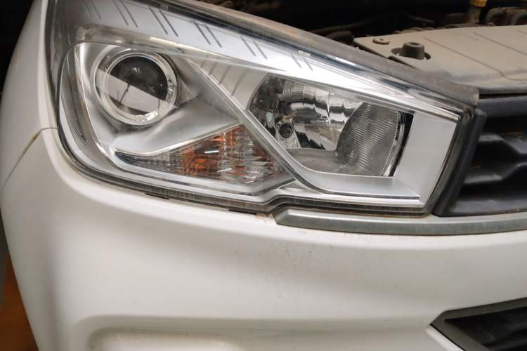 Used Wuling Hongguang S3 2018 1.5L Manual Comfort Model China V Standard Right Front Headlight