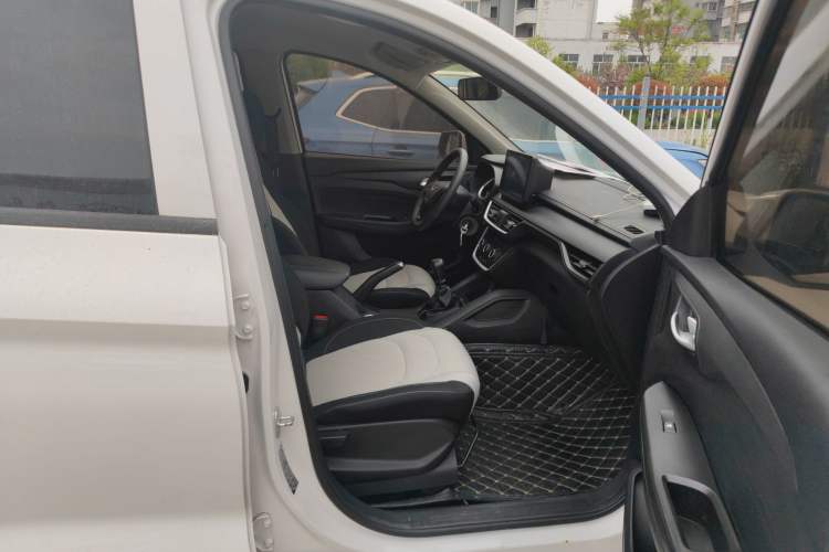 Used Wuling Hongguang S3 2018 1.5L Manual Standard Version China V Standard Right Front Seat
