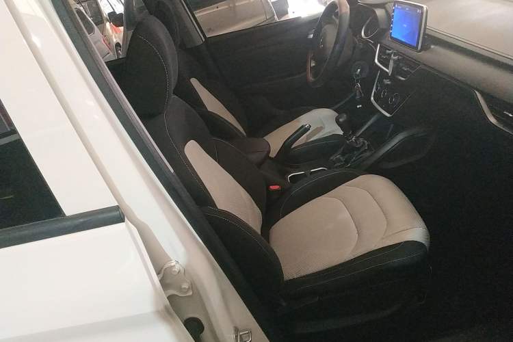 Used Wuling Hongguang S3 2018 1.5L Manual Standard Version China V Standard Right Front Seat