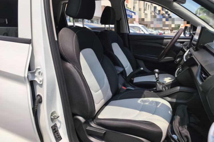 Used Wuling Hongguang S3 2018 1.5L Manual Standard Version China V Standard Right Front Seat