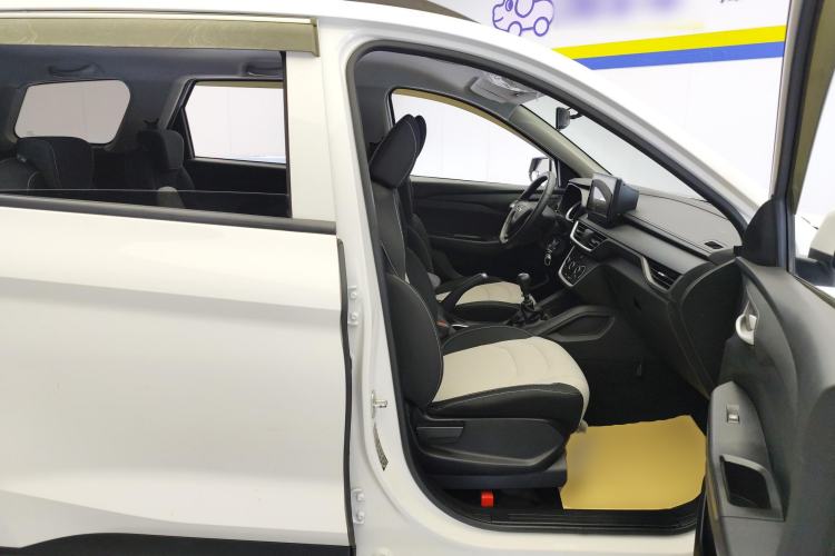 Used Wuling Hongguang S3 2018 1.5L Manual Standard Version China V Standard Right Front Seat