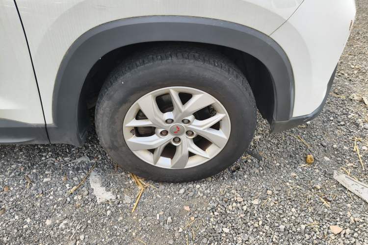 Used Wuling Hongguang S3 2018 1.5L Manual Standard Version China V Standard Right Front Wheel Hub