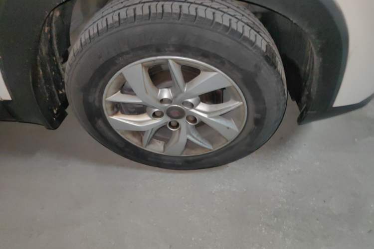Used Wuling Hongguang S3 2018 1.5L Manual Comfort Model China V Standard Right Front Wheel Hub