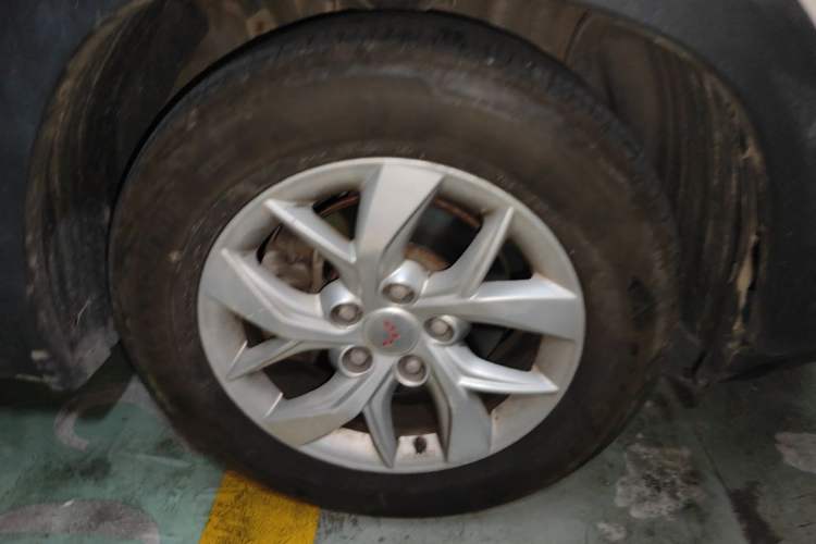 Used Wuling Hongguang S3 2018 1.5T Manual Luxury Model China V Standard Right Front Wheel Hub