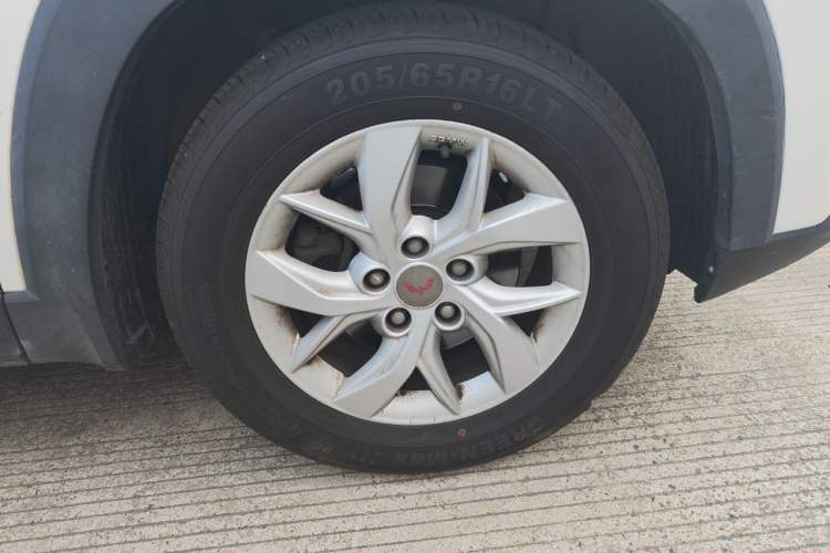Used Wuling Hongguang S3 2018 1.5T Manual Luxury Model China V Standard Right Front Wheel Hub