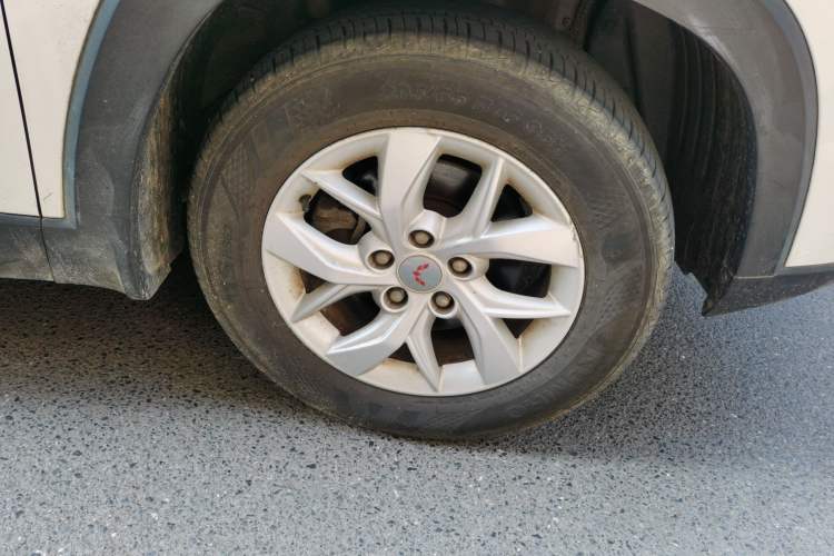 Used Wuling Hongguang S3 2018 1.5L Manual Standard Version China V Standard Right Front Wheel Hub