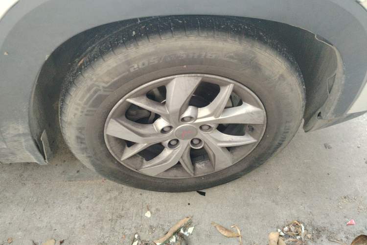 Used Wuling Hongguang S3 2018 1.5T Manual Luxury Model China V Standard Right Front Wheel Hub