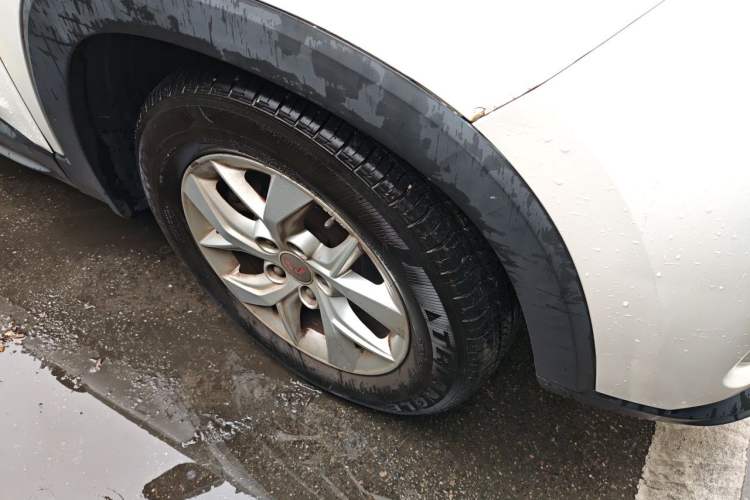 Used Wuling Hongguang S3 2018 1.5T Manual Luxury Model China V Standard Right Front Wheel Hub