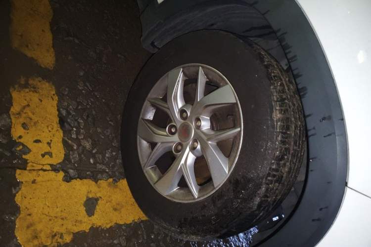 Used Wuling Hongguang S3 2018 1.5L Manual Comfort Model China V Standard Right Front Wheel Hub