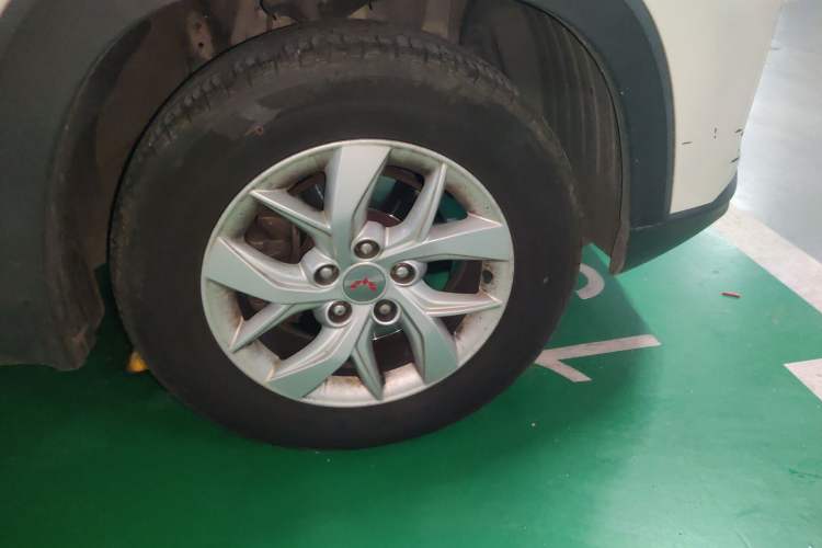Used Wuling Hongguang S3 2018 1.5L Manual Standard Version China V Standard Right Front Wheel Hub