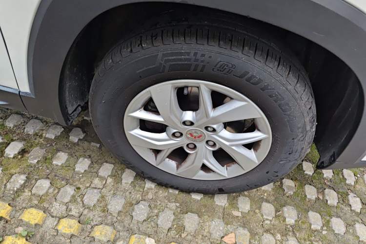 Used Wuling Hongguang S3 2018 1.5L Manual Standard Version China V Standard Right Front Wheel Hub