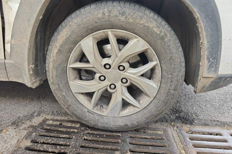Used Wuling Hongguang S3 2018 1.5L Manual Luxury Model China V Standard Right Front Wheel Hub