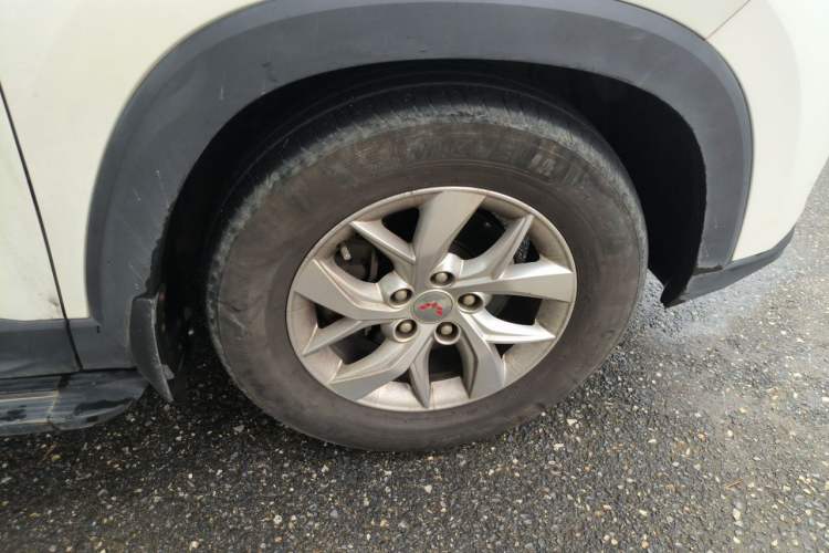 Used Wuling Hongguang S3 2018 1.5L Manual Comfort Model China V Standard Right Front Wheel Hub